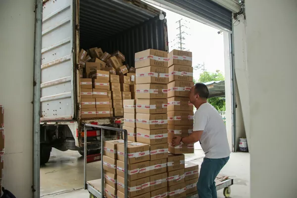 5000 PCS Capacetes modulares para motocicleta totalmente embalados e enviados para apoiar a preparação de estoque de atacadistas no exterior