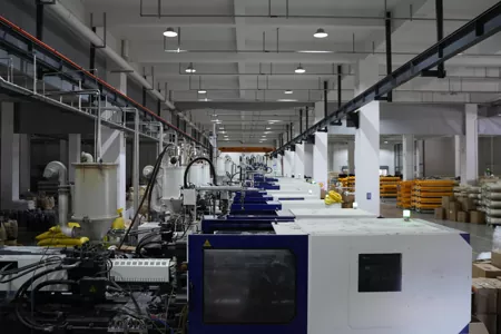 Visita à fábrica: como realizamos a inspeção AQL para cada lote de capacetes para motociclistas